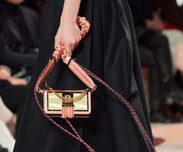 Rekomendasi Tren Dompet Mini Wanita Terbaru 2021