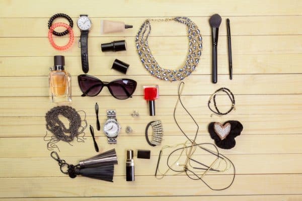 Aksesori Yang Wajib Dimiliki Para Wanita