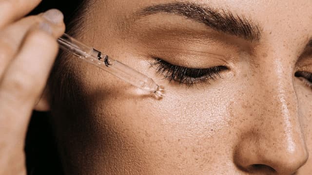 10 serum penghilang flek hitam terbaik