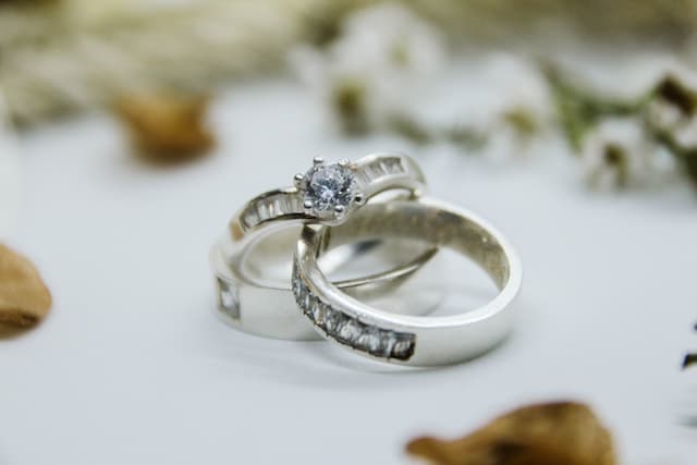 5 cara mudah mengukur cincin saat beli online