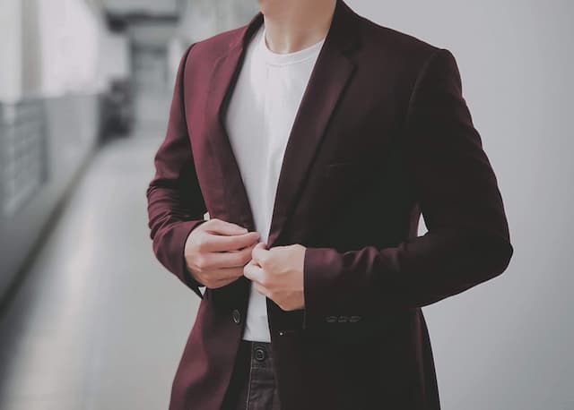10 OOTD jas pria untuk acara formal dan kasual